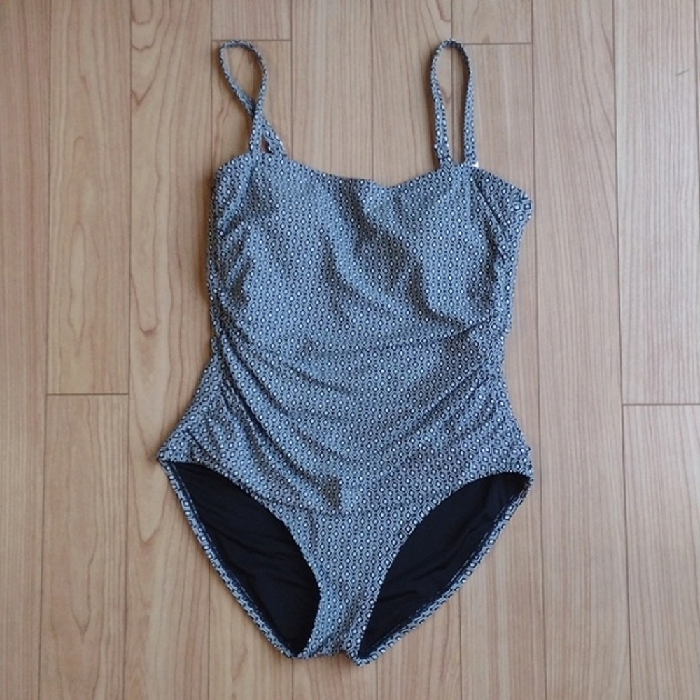 DKNY One Piece Black and White Diamond Print Swimsuit Size XL